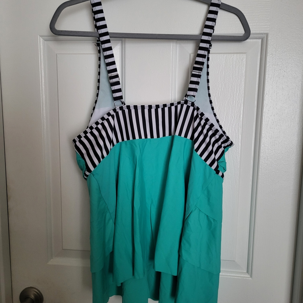 Striped Ruffled Tankini Set - Picture 4 of 12